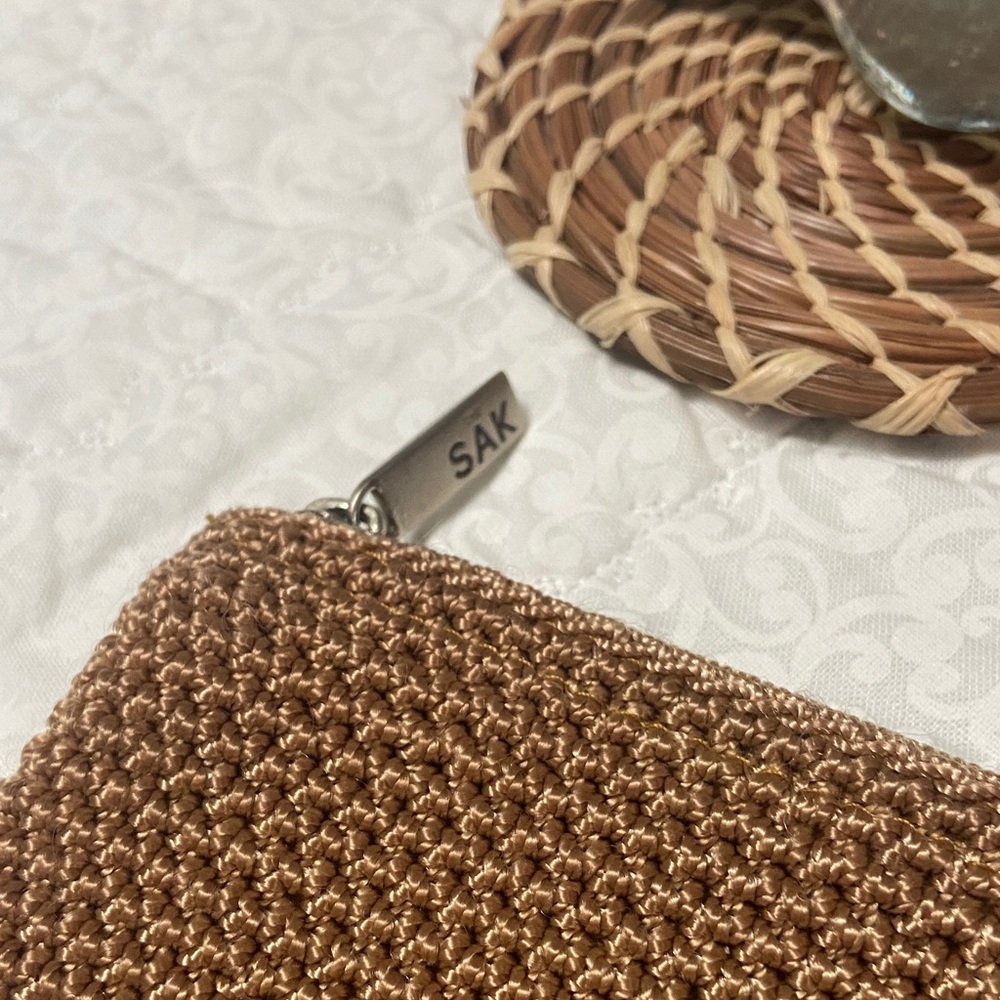 THE SAK  Women's Tan Change, Key & Card Holder Crocheted